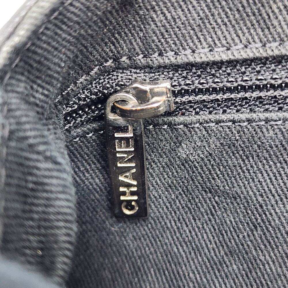 CHANEL Black Quilted Lambskin Shoulder Bag with Chain Strap - Picture 11 of 15